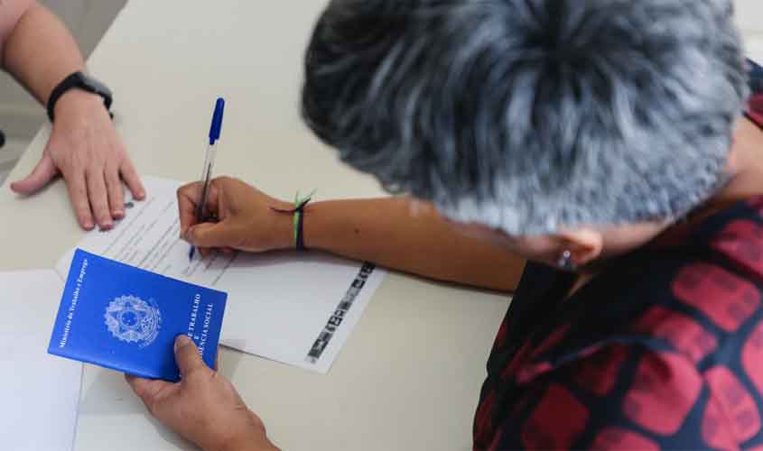 Semtel realiza Feirão de Emprego e abre portas para trabalhadores acima de 50 anos em Porto Velho