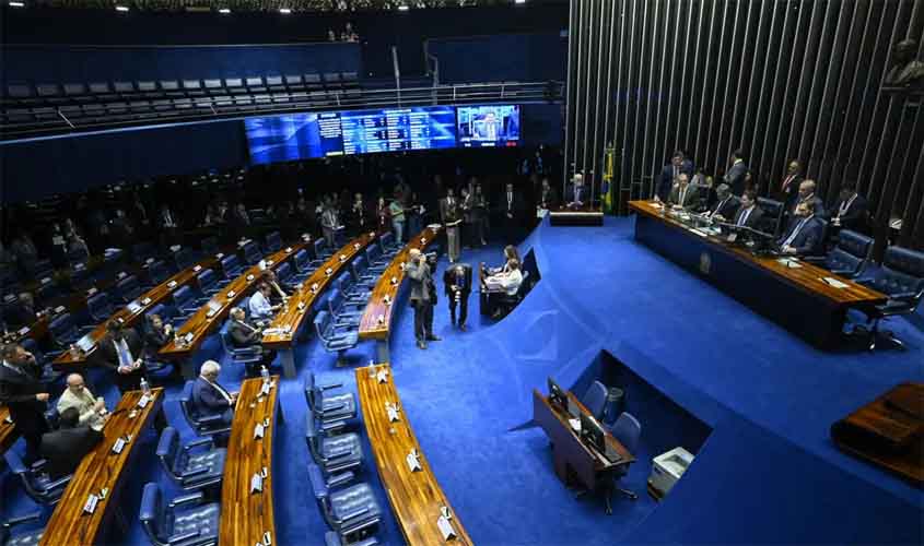 Senado aprova isenção de IR para quem ganha até dois salários-mínimos