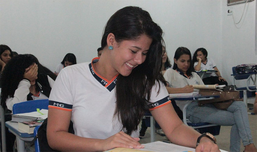 Escolas da rede estadual têm até o dia 16 para seleção dos livros didáticos