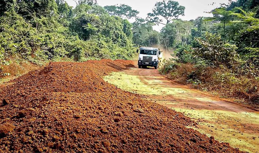 DER inicia encascalhamento nos pontos críticos da Rodovia da Soja