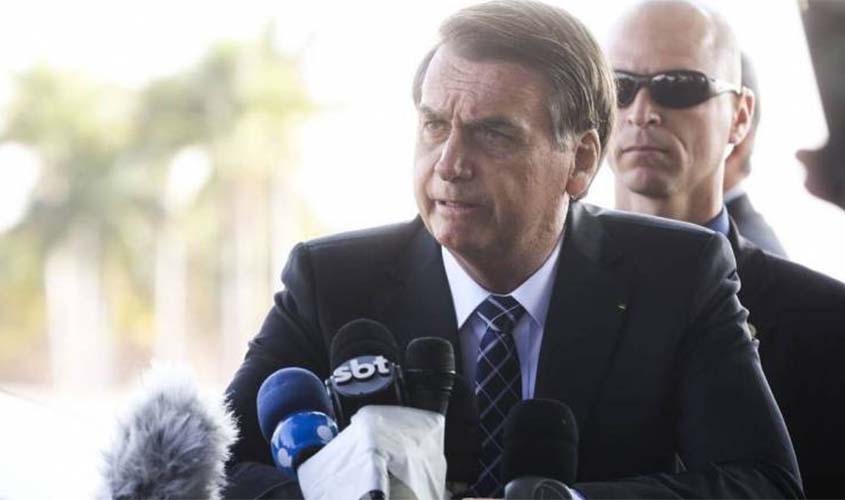 Bolsonaro diz que não pretende acabar com estabilidade de servidor