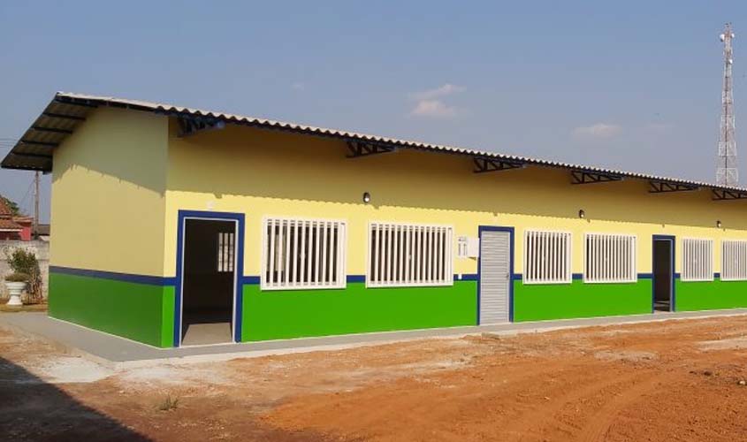 Governo do Estado entrega novas salas para a escola Campos Sales