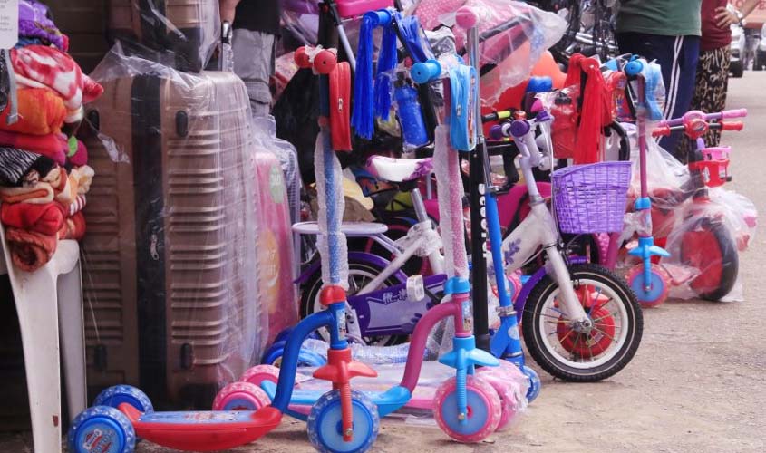 Campanha 'Doe brinquedos e faça uma criança feliz' arrecada itens para doação em dia comemorativo