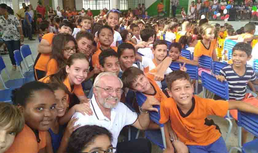 Santa Marcelina terá apresentação de poesias, músicas e distribuição de livros em homenagem ao Dia da Criança