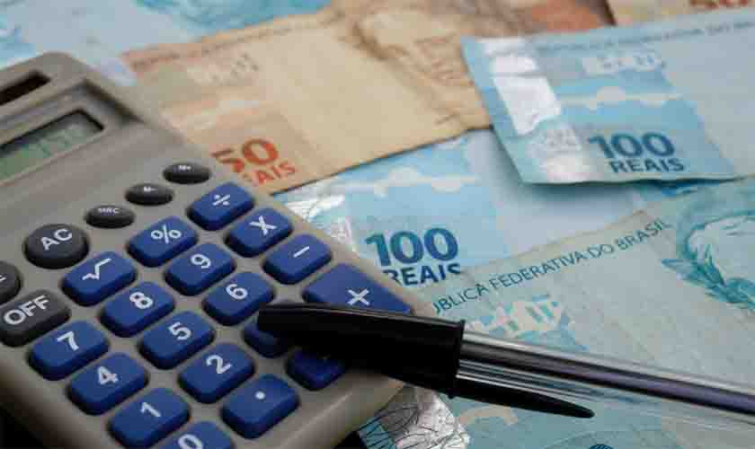 Petroleiro receberá horas extras limitadas aos valores informados na petição inicial