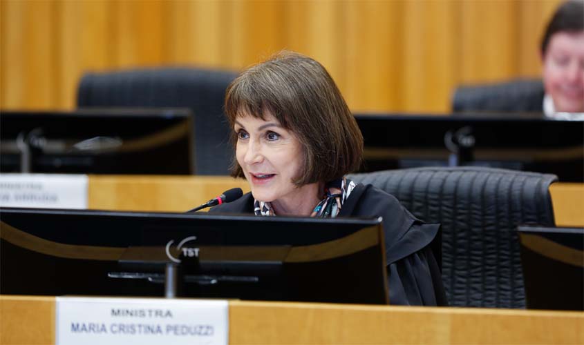 Pedido de vista suspende julgamento de vínculo empregatício entre motorista e a Uber