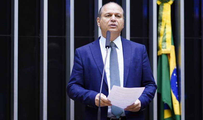 Projeto criminaliza pesquisa divergente do resultado das eleições