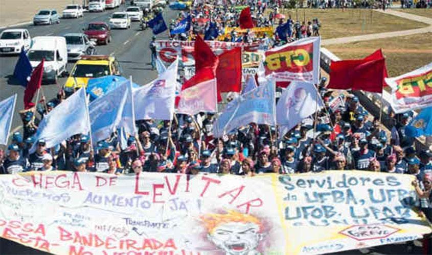 Servidor que for a eventos sindicais terá de compensar horas