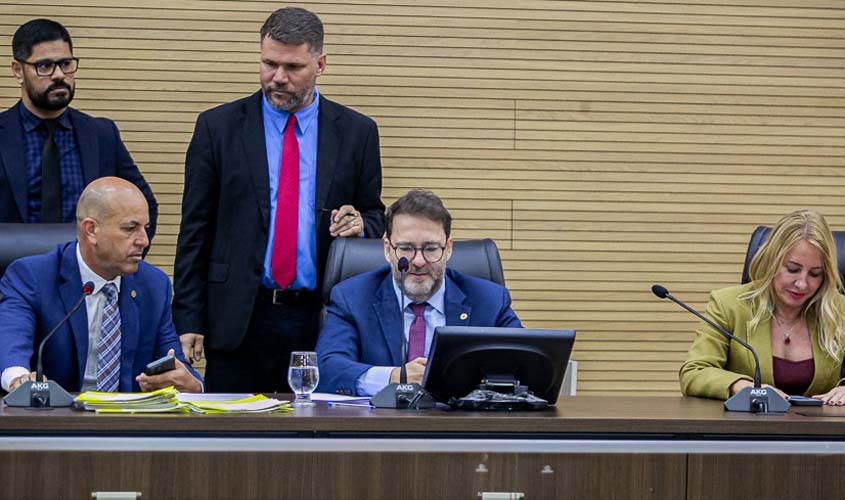 ALE aprova 'auxílio extraordinário'  de R$ 2 mil a todos os servidores do MP