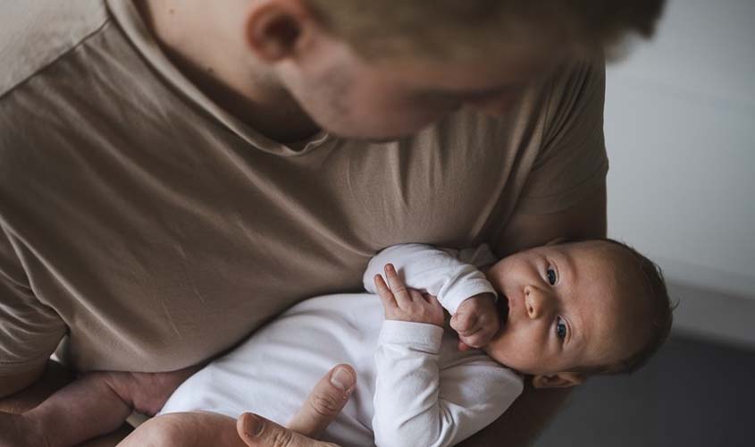 Senado retoma análise da licença-paternidade de 20 dias
