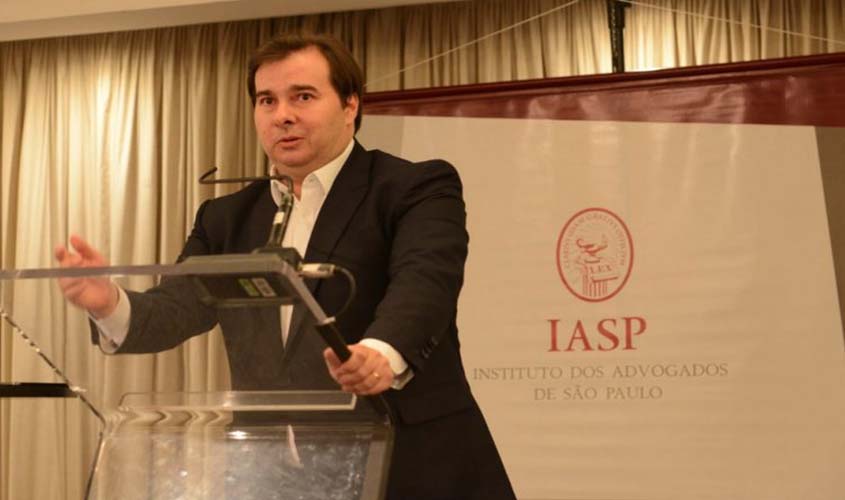 Maia defende transparência no debate sobre o aumento do fundo eleitoral