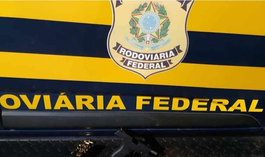 PRF apreende pistola e 17 munições