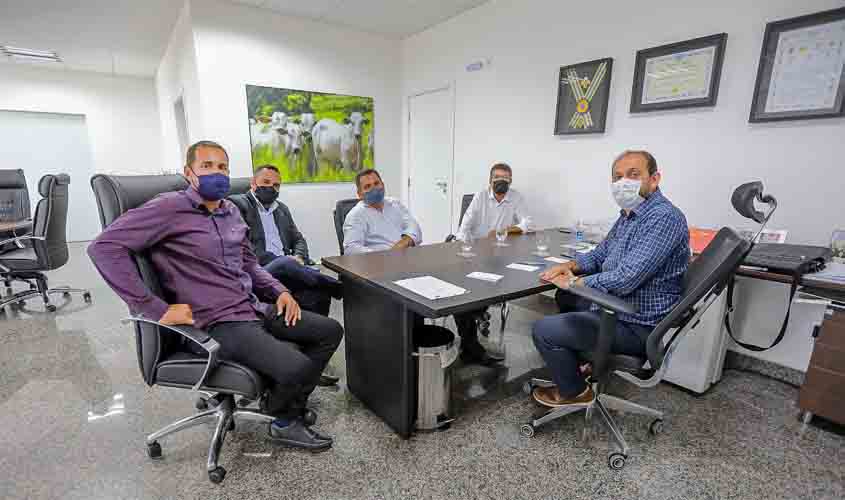 Presidente Laerte Gomes recebe lideranças do município de Nova União