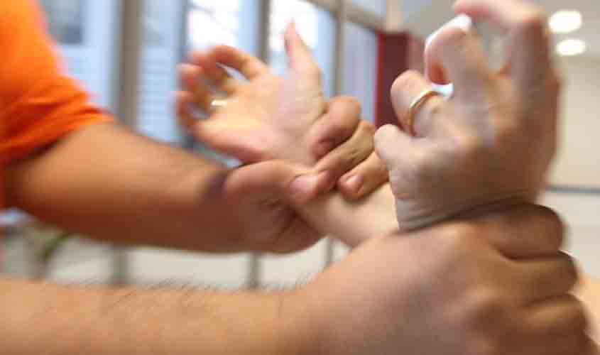 PL estabelece como flagrante caso em que agressor for pego após registro de ocorrência