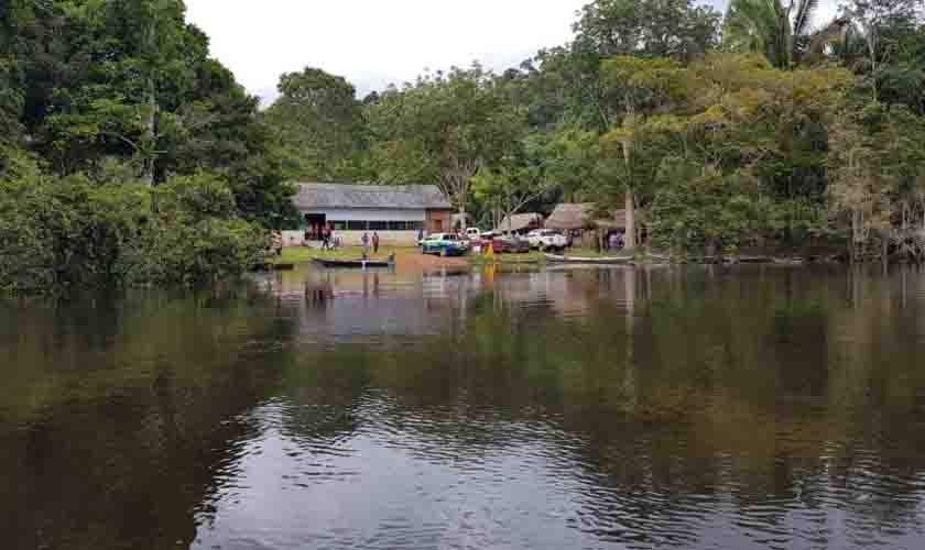 Famílias da Resex Rio Ouro Preto são orientadas sobre novas restrições para venda de produtos nativos
