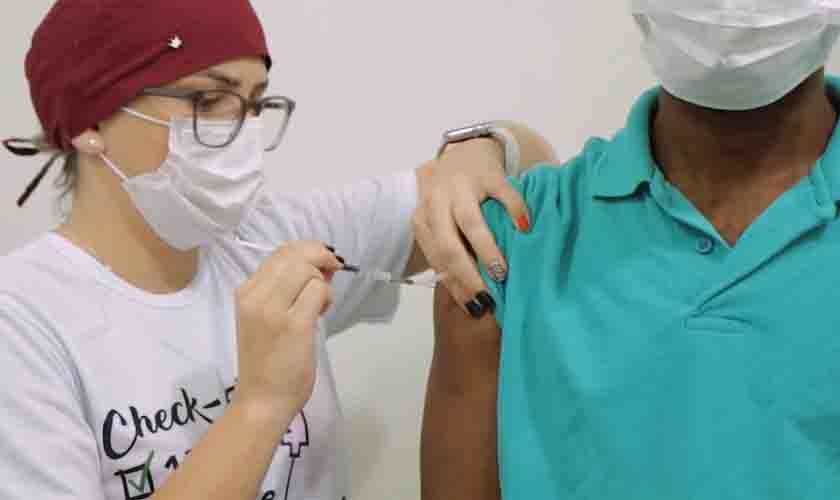 Recorde na vacinação: Vilhena aplica 3.462 doses em um dia e avança na proteção do município