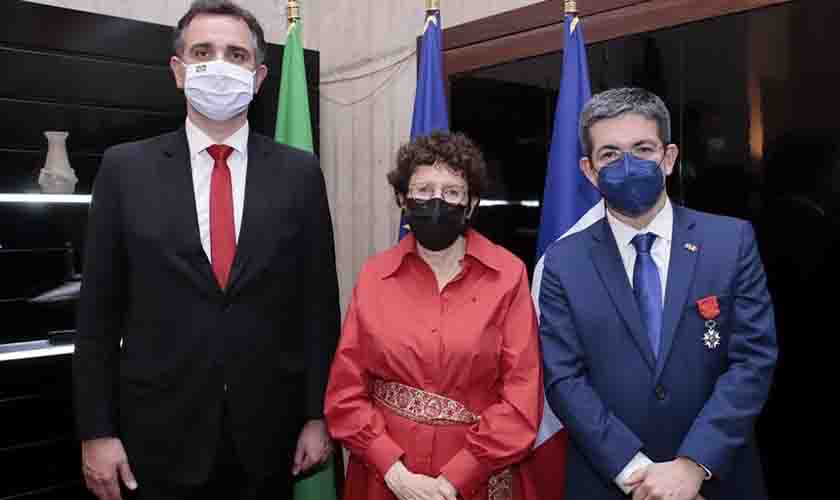 Pacheco participa de condecoração de Randolfe com Legião de Honra da França  