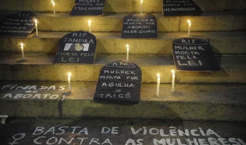 Casos de feminicídio no Rio aumentam 62% de 2016 para 2017