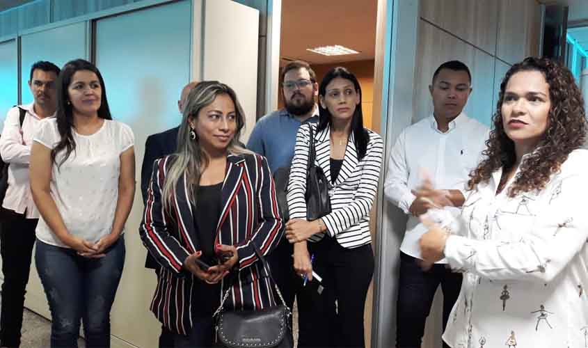 Secretária pede apoio de servidores para melhorar atendimento social e qualidade de vida da população