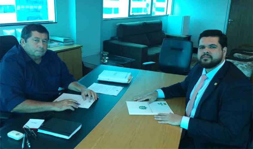 Jean Oliveira cobra do DER recuperação e manutenção de estradas na Zona da Mata