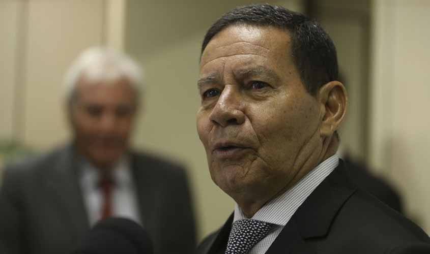 Mourão aconselha CUT a discutir reforma no Congresso