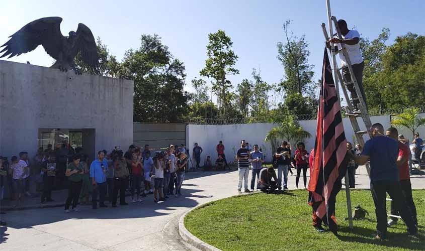 Incêndio no centro de treinamento do Flamengo deixa dez mortos
