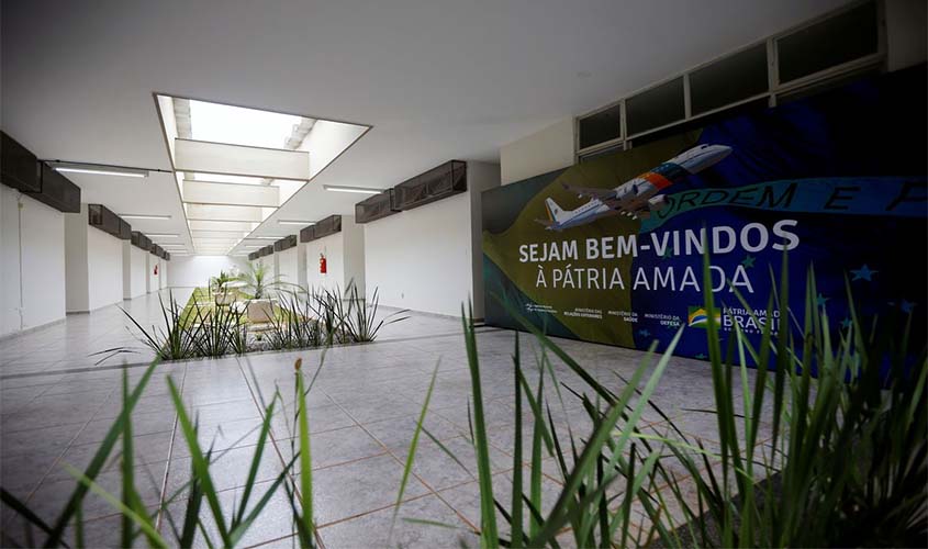 Aviões que trazem brasileiros de Wuhan, na China, devem chegar às 3h