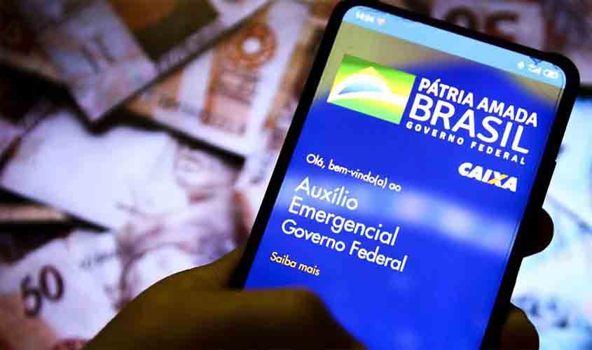 Para compensar fim do auxílio, governo estuda benefício de R$ 200 por três meses