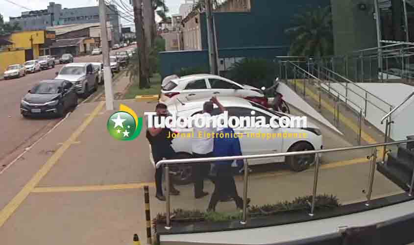 Funcionário de hospital tem malotes com dinheiro roubados na frente de agência bancária