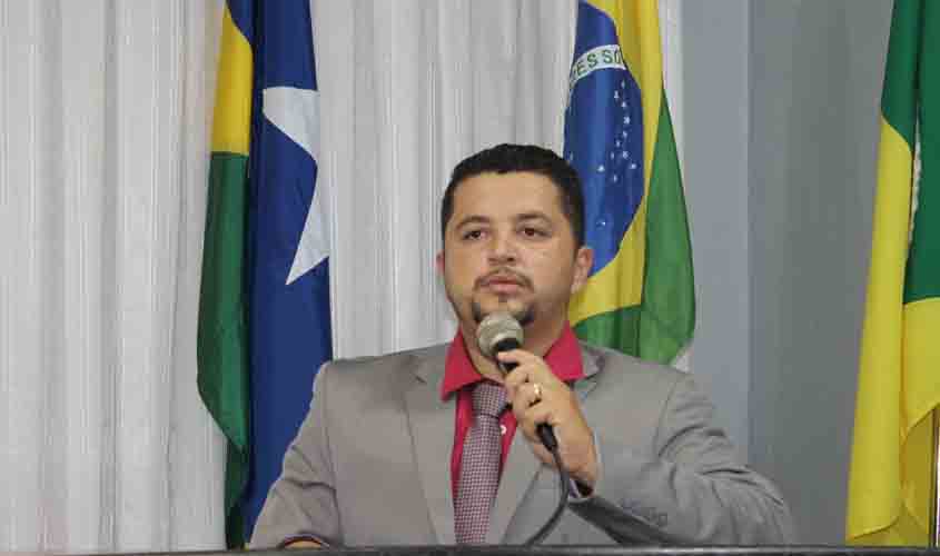 Ivan Vasconcelos cobra união dos poderes para resolver a saúde de Rolim de Moura