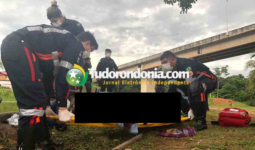 Homem é executado com vários tiros e uma mulher fica baleada na capital