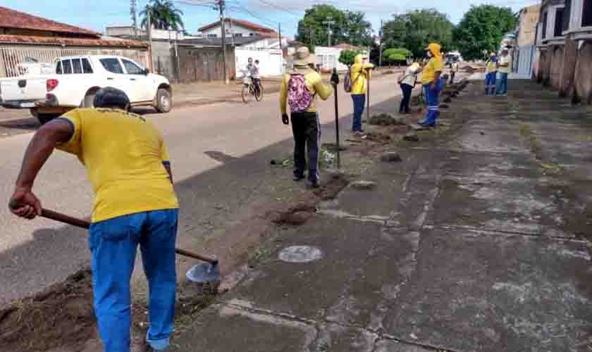 Região central de Porto Velho recebe serviço de desobstrução de bueiros e mutirão de limpeza