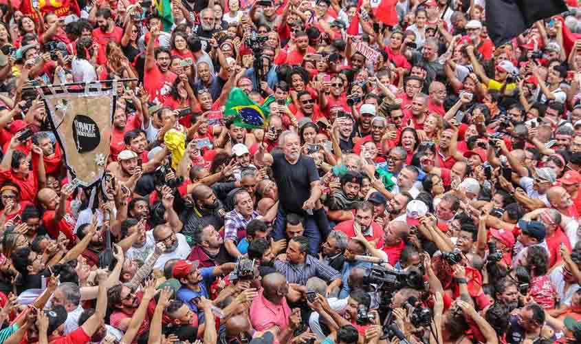 Edson Fachin anula condenações de Lula e ex-presidente volta a ficar elegível