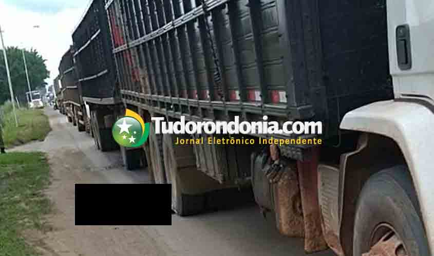 Homem morre esmagado debaixo de carreta na BR-364