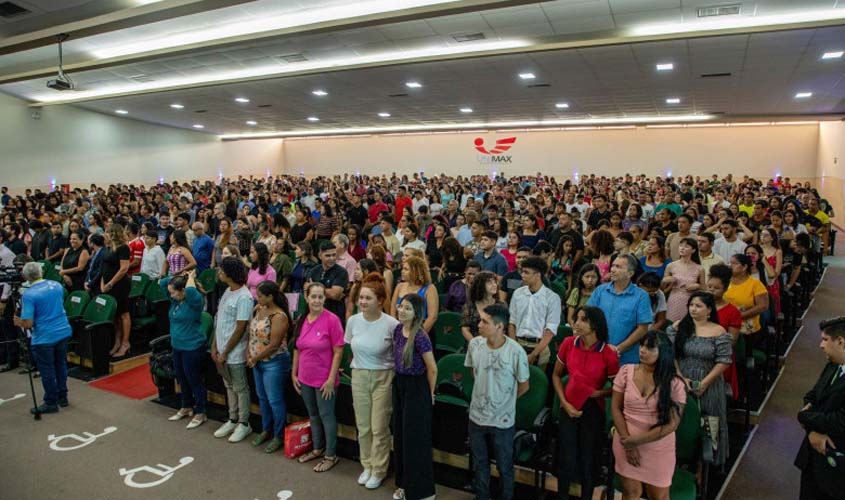 Estudantes celebram a chance de formação superior com bolsa integral no Programa Faculdade da Prefeitura