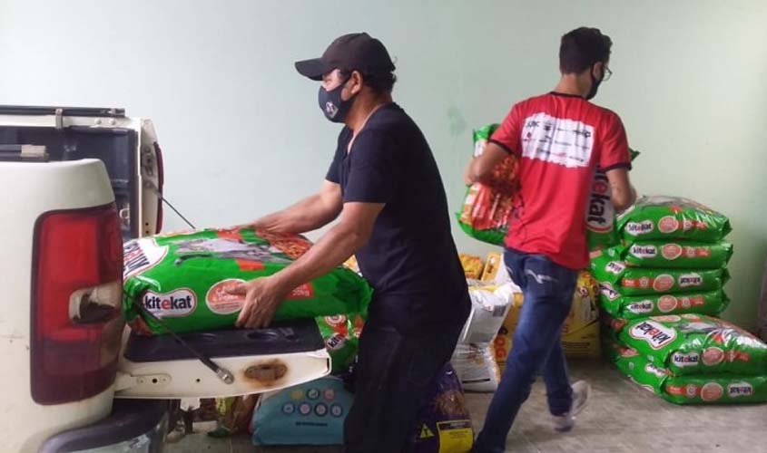 Prefeitura de Porto Velho realiza mais uma entrega de ração para protetores de cães e gatos cadastrados na Sema