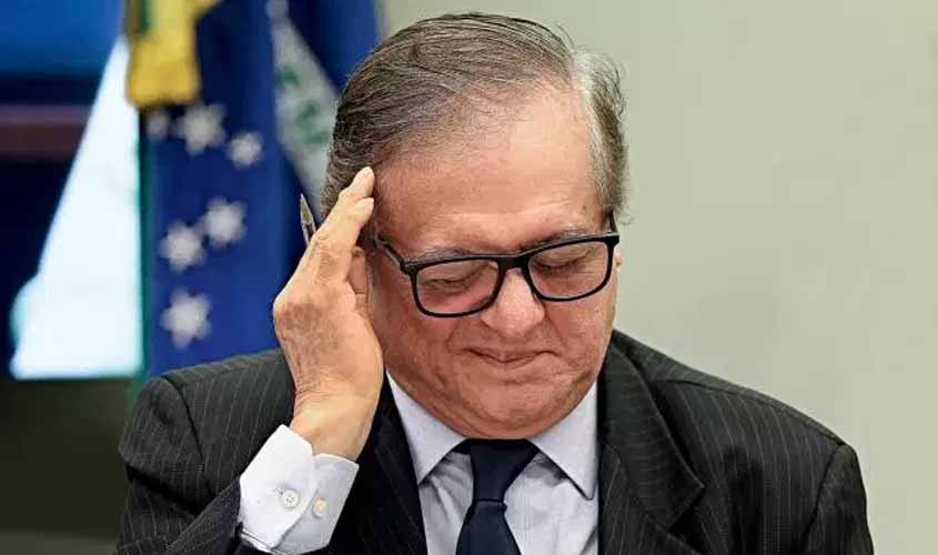 Bolsonaro exonera Vélez e anuncia Weintraub como sucessor