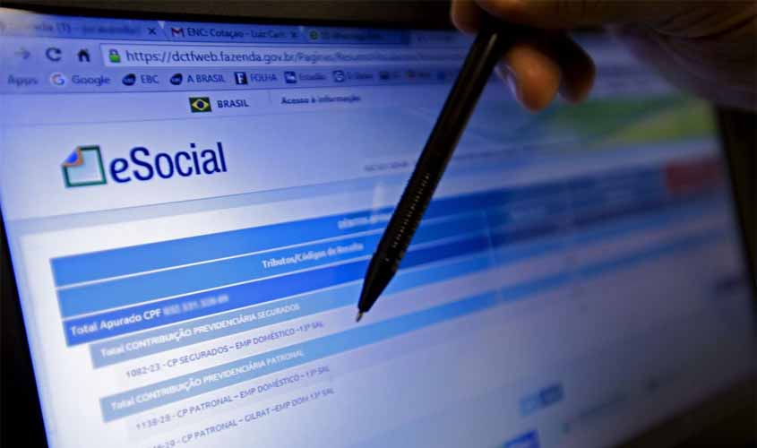 Empresas do Simples têm até amanhã para inscrever empregado no eSocial