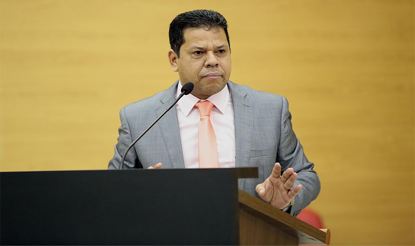 Jair Montes manifesta preocupação com ações de combate ao coronavírus
