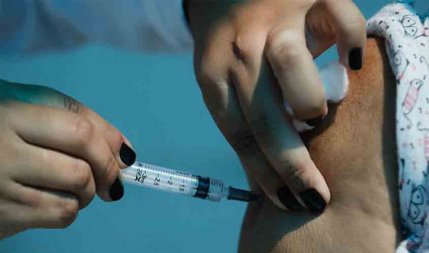 Covid-19: Brasil bate recorde com 4.249 mortes registradas em 24 horas