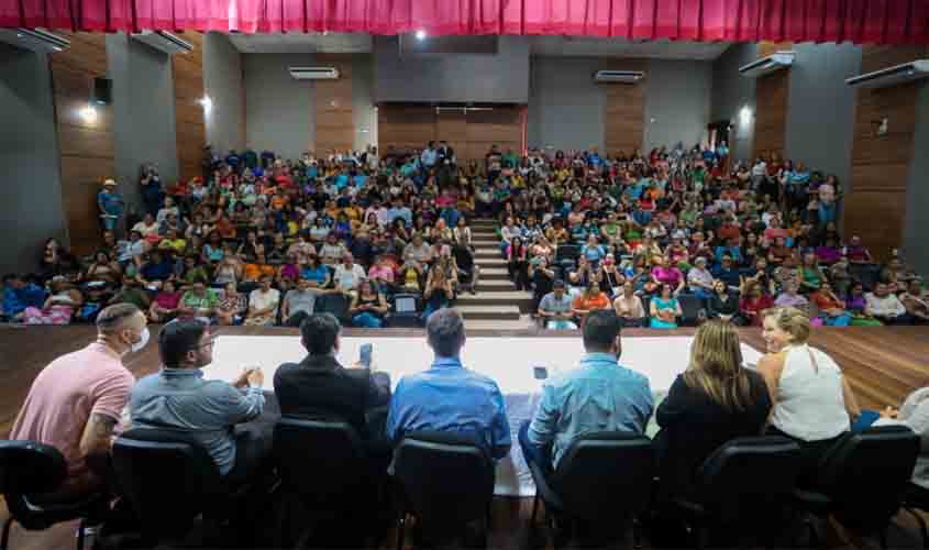 Pela primeira vez, prefeito de Porto Velho concede revisão geral salarial para servidores e a implantação do piso do magistério no primeiro ano de mandato