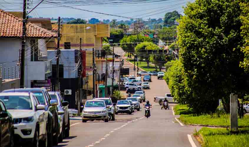 Proprietários de veículos com placa final 4 têm até 30 de abril para atualizar licenciamento anual