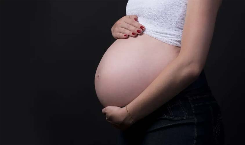 Lula sanciona lei que regulamenta a profissão de doula