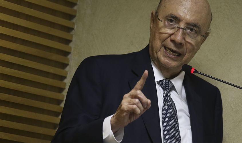 “Crise é causada pela pandemia, não pelo isolamento”, diz Meirelles