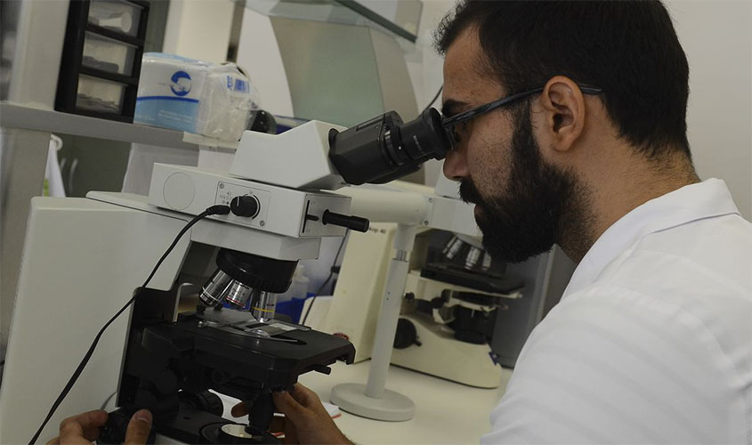 Especialista alerta para sintomas do câncer de ovário