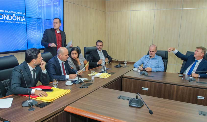 CCJR discute projeto que inclui capacitação em Libras como critério de desempate em concursos