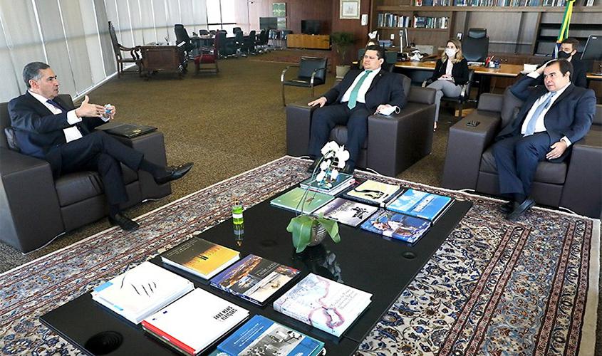 Líderes se reunirão com especialistas que defendem o adiamento das eleições  