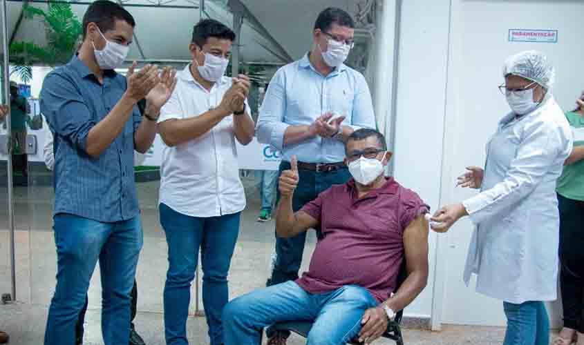 Aproximadamente 70 mil doses da vacina contra a covid-19 já foram entregues aos municípios da Região do Café