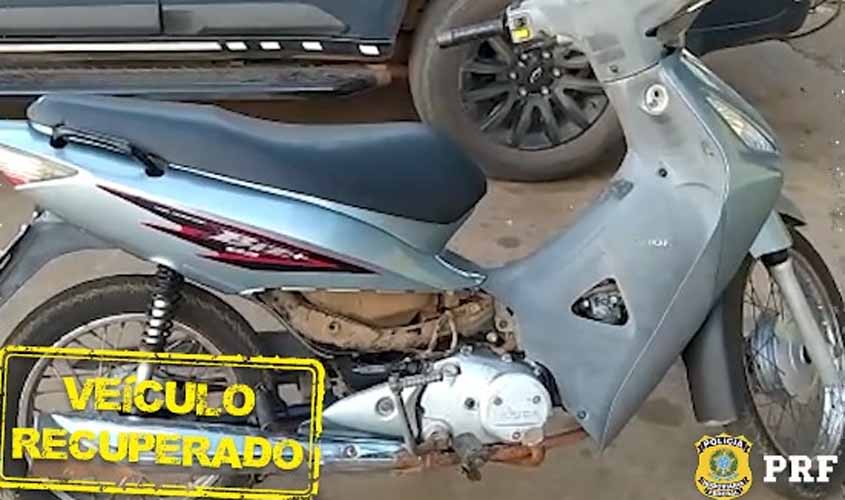 Em Porto Velho/RO, PRF recupera motocicleta roubada
