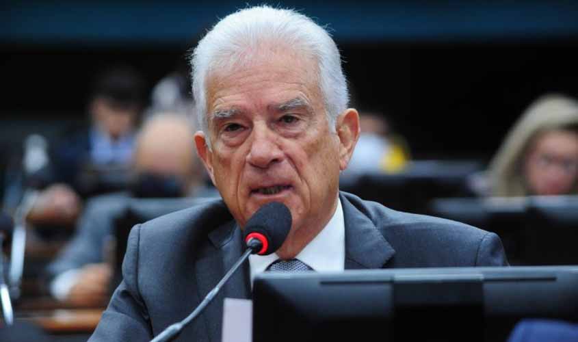 CCJ aprova admissibilidade de PEC que proíbe aposentadoria de juízes como medida disciplinar  